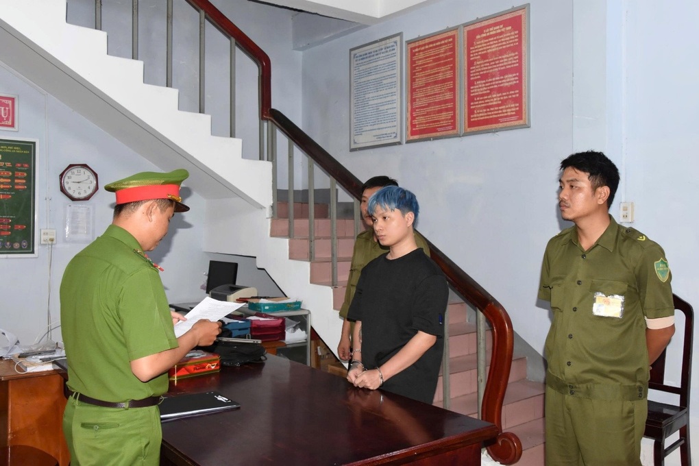 Lừa đổi ngoại tệ, thanh niên ở Lâm Đồng chiếm đoạt gần 500 triệu đồng - 1 Lừa đổi ngoại tệ, thanh niên ở Lâm Đồng chiếm đoạt gần 500 triệu đồng - 1