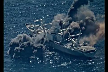 Video tên lửa “sát thủ diệt hạm” Mỹ xuyên thủng tàu đổ bộ