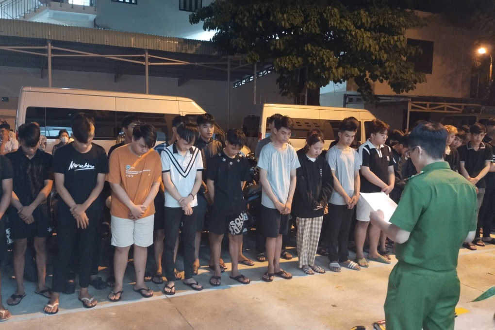 Khởi tố 35 thanh thiếu niên gây rối trật tự công cộng tại Đà Nẵng - 1 Khởi tố 35 thanh thiếu niên gây rối trật tự công cộng tại Đà Nẵng - 1