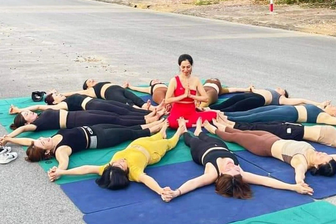 Xử phạt nhóm người tập Yoga nằm, ngồi giữa đường để chụp ảnh ở Thái Bình
