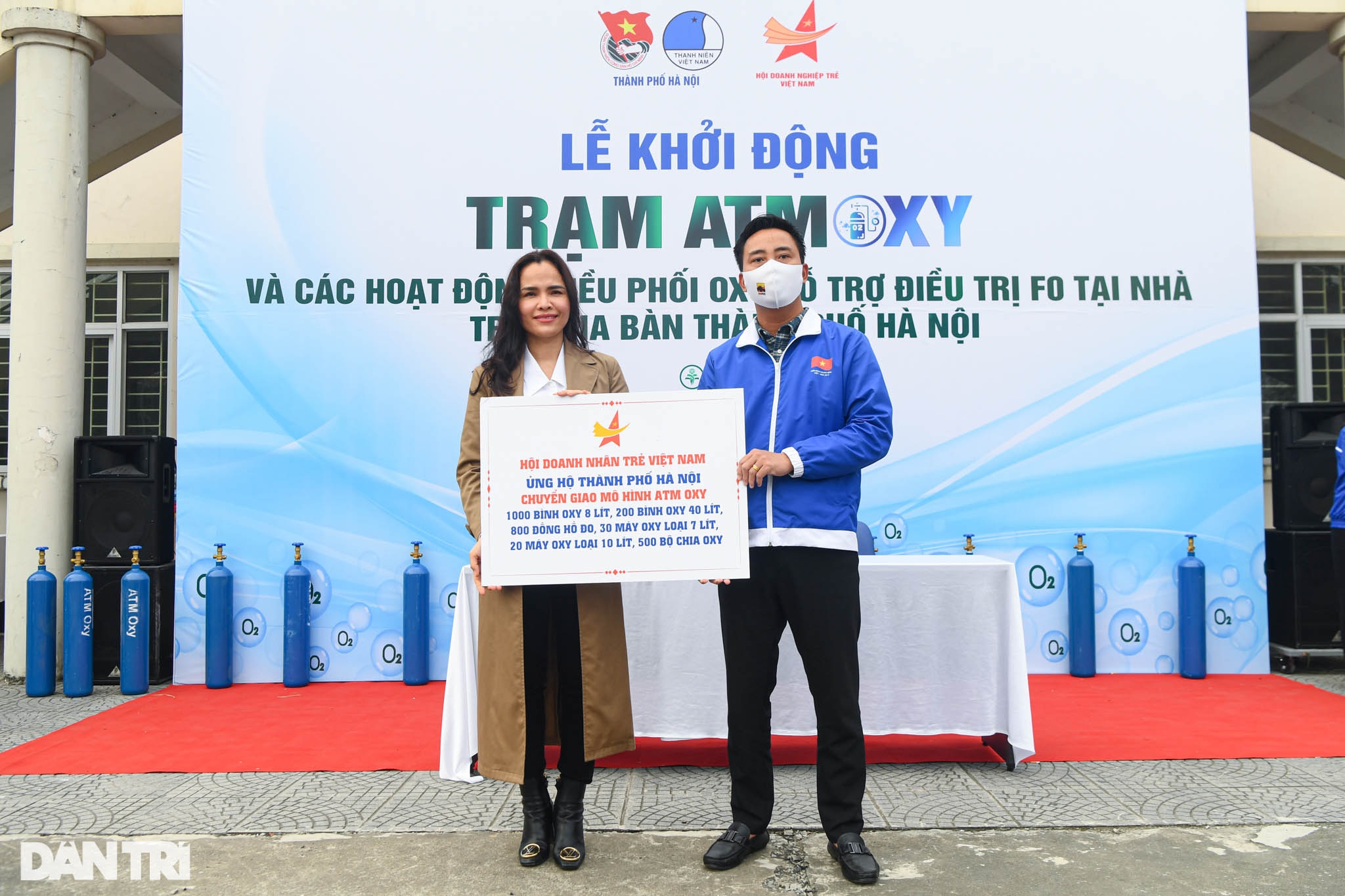Cận cảnh 1.200 bình oxy cấp miễn phí để điều trị cho các F0 tại Hà Nội - 1 Cận cảnh 1.200 bình oxy cấp miễn phí để điều trị cho các F0 tại Hà Nội - 1