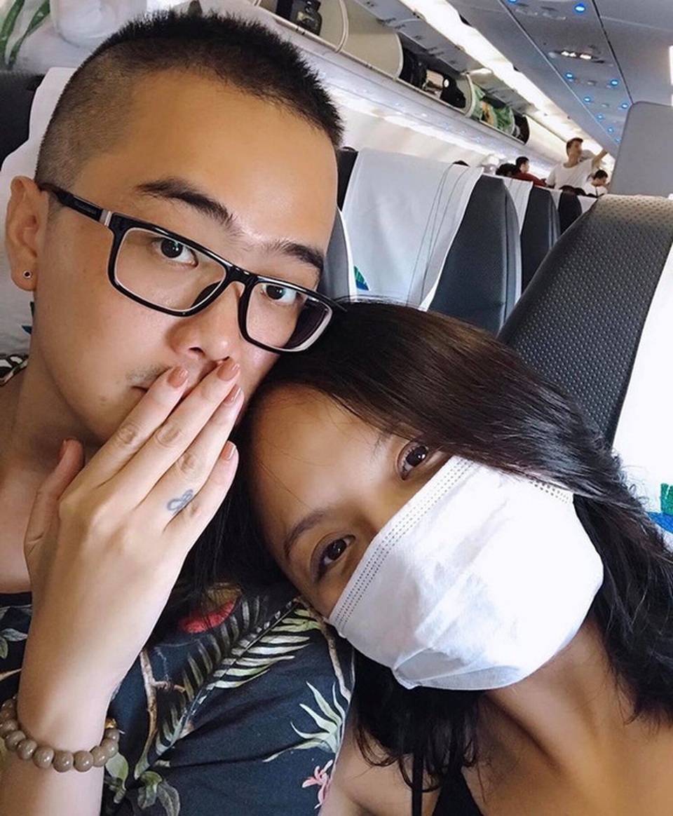 “My sói” Thu Quỳnh khoe ảnh đeo nhẫn kim cương trên ngón áp út - 3 “My sói” Thu Quỳnh khoe ảnh đeo nhẫn kim cương trên ngón áp út - 3