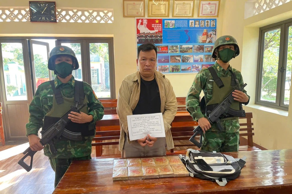 Bộ đội biên phòng bắt giữ đối tượng mua bán 10 bánh heroin - 1 Bộ đội biên phòng bắt giữ đối tượng mua bán 10 bánh heroin - 1