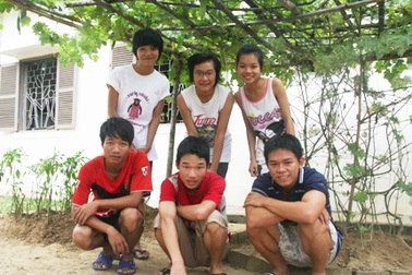 Câu chuyện cảm động về 7 học trò nghèo cùng thi đậu ĐH, CĐ