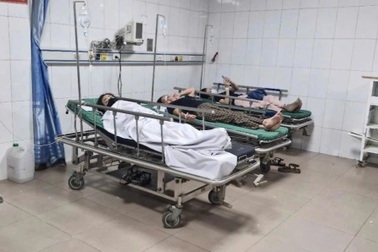 Vụ công nhân nhập viện sau giờ ăn trưa: Đơn vị cung cấp có nhiều tồn tại