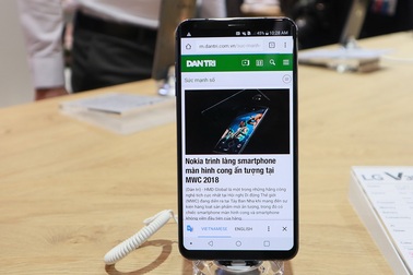 Trên tay LG V30S, mẫu smartphone lần đầu có AI của LG tại MWC 2018