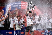 Fulham đánh bại Brentford ở trận cầu đắt giá nhất thế giới