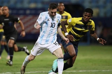 PSG đề nghị hợp đồng với Messi "tự do", Barcelona vô cùng lo lắng