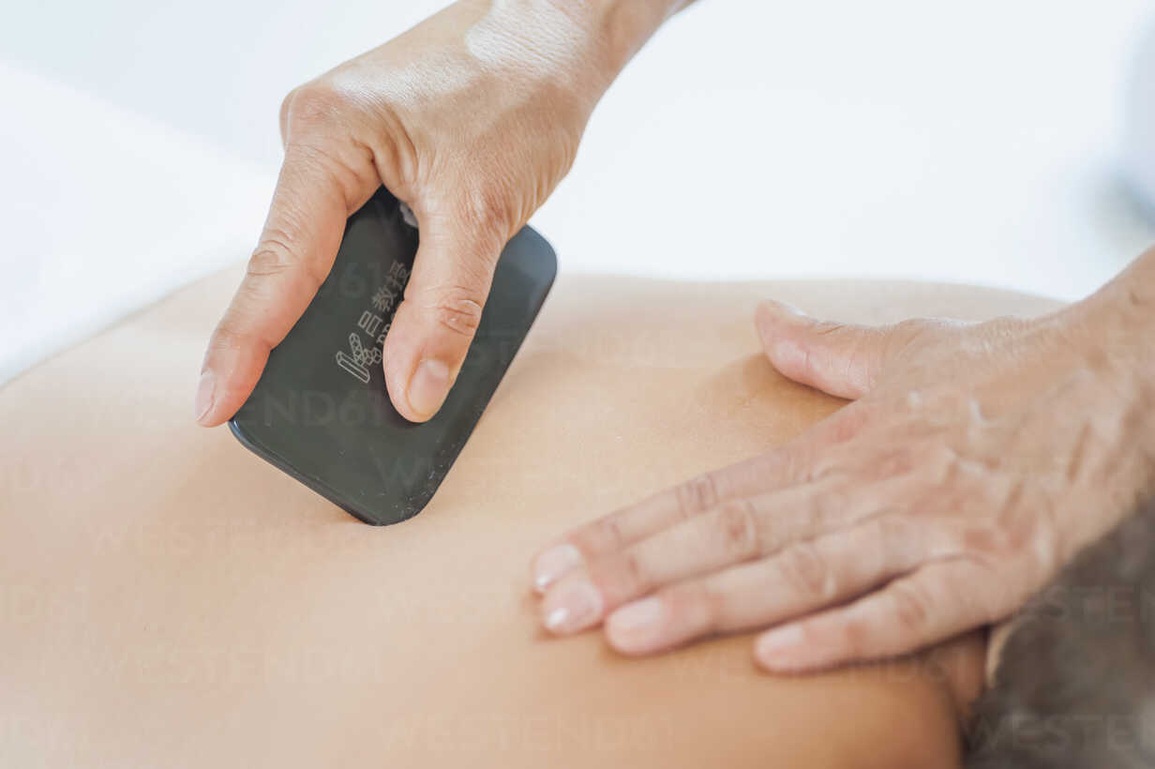 Xông hơi, cạo gió có giúp F0 nhanh âm tính? - 1 Xông hơi, cạo gió có giúp F0 nhanh âm tính? - 1