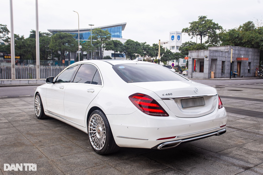 Mercedes-Benz S400 độ thêm 1,9 tỷ đồng được rao bán cả xe giá 1,7 tỷ đồng - 2 Mercedes-Benz S400 độ thêm 1,9 tỷ đồng được rao bán cả xe giá 1,7 tỷ đồng - 2
