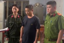 Bắt khẩn cấp tài xế lái xe đầu kéo lạng lách trên cao tốc ở TPHCM