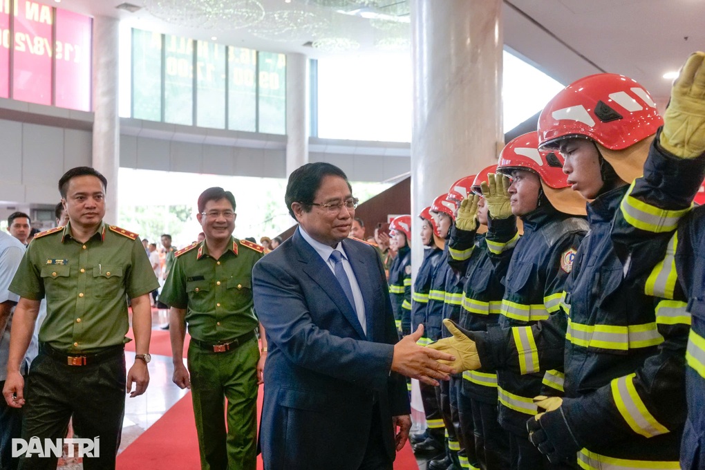 Thủ tướng dự diễn đàn đối thoại với doanh nghiệp về PCCC, CNCH - 1 Thủ tướng dự diễn đàn đối thoại với doanh nghiệp về PCCC, CNCH - 1
