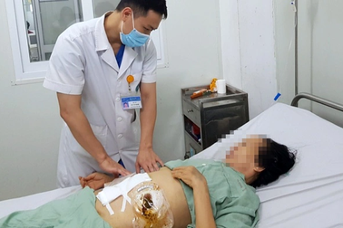 Đi ngoài ra máu tưởng trĩ không ngờ bị ung thư nguy kịch