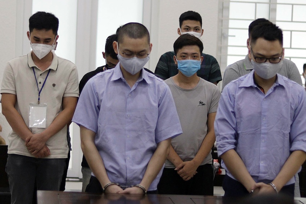 Hà Nội: 3 cựu công an lạm quyền, bắt giữ nhóm thanh niên vì... nghi đua xe - 1 Hà Nội: 3 cựu công an lạm quyền, bắt giữ nhóm thanh niên vì... nghi đua xe - 1