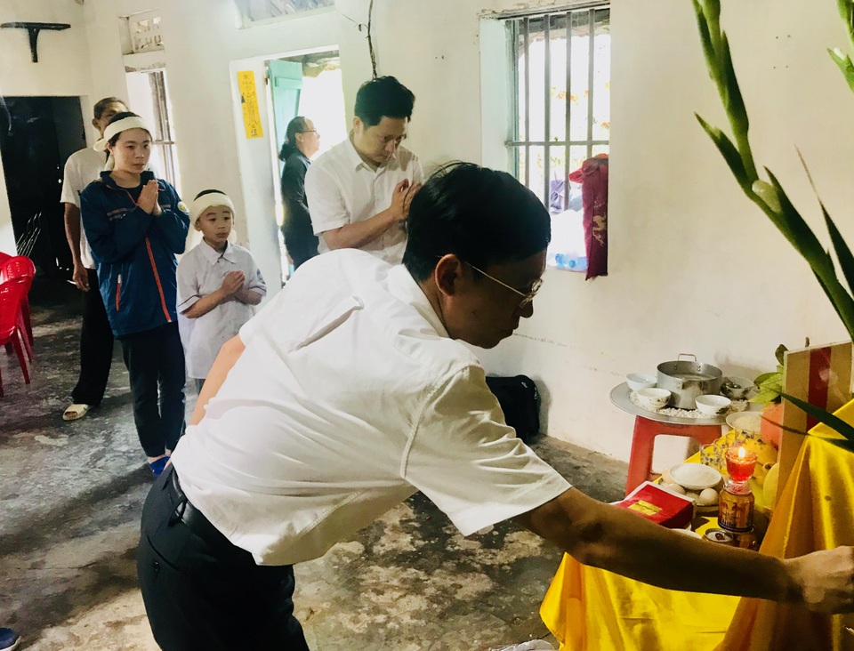 Bạn đọc Dân trí giúp đỡ đôi vợ chồng ung thư khao khát sống để nuôi con - 1 Bạn đọc Dân trí giúp đỡ đôi vợ chồng ung thư khao khát sống để nuôi con - 1