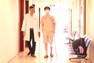 Lần đầu tiên tại Việt Nam, kéo dài chân 13cm cho bệnh nhân ung thư xương
