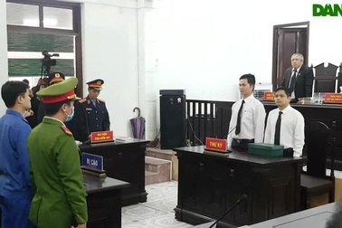 Trả hồ sơ để điều tra bổ sung vụ án hình sự bác sĩ bị cáo buộc hiếp dâm