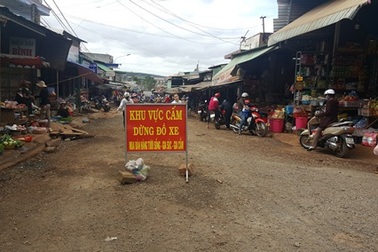 Đắk Lắk: Tiểu thương bức xúc vì chính quyền không dứt khoát trong giải tỏa chợ cũ