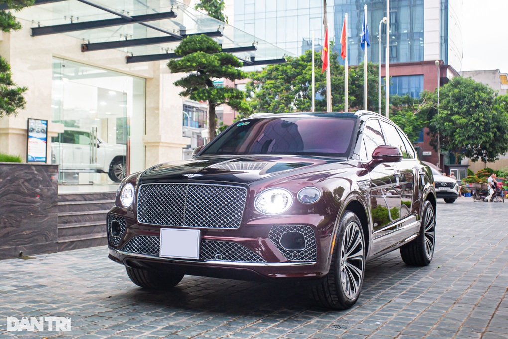 Bán Bentley Bentayga 2021 màu độc, đại gia Tây Ninh lỗ hơn 4 tỷ đồng - 5