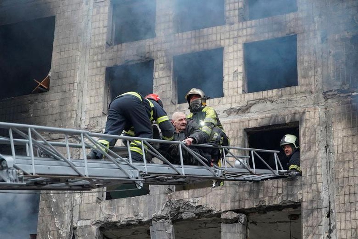 Kiev đối mặt thời khắc nguy hiểm, áp lệnh giới nghiêm 36 giờ - 1 Kiev đối mặt thời khắc nguy hiểm, áp lệnh giới nghiêm 36 giờ - 1
