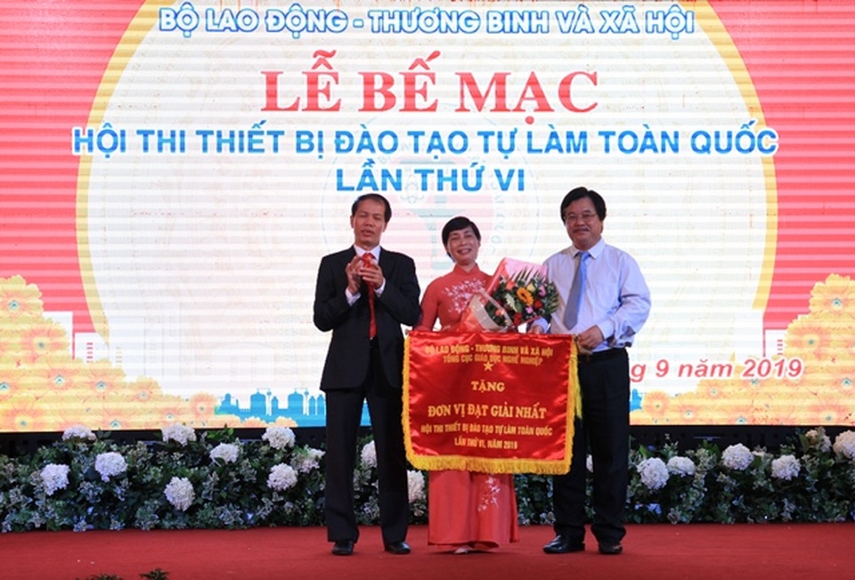 30 thiết bị đạt giải Nhất hội thi Hội thi thiết bị đào tạo tự làm toàn quốc - 2 30 thiết bị đạt giải Nhất hội thi Hội thi thiết bị đào tạo tự làm toàn quốc - 2
