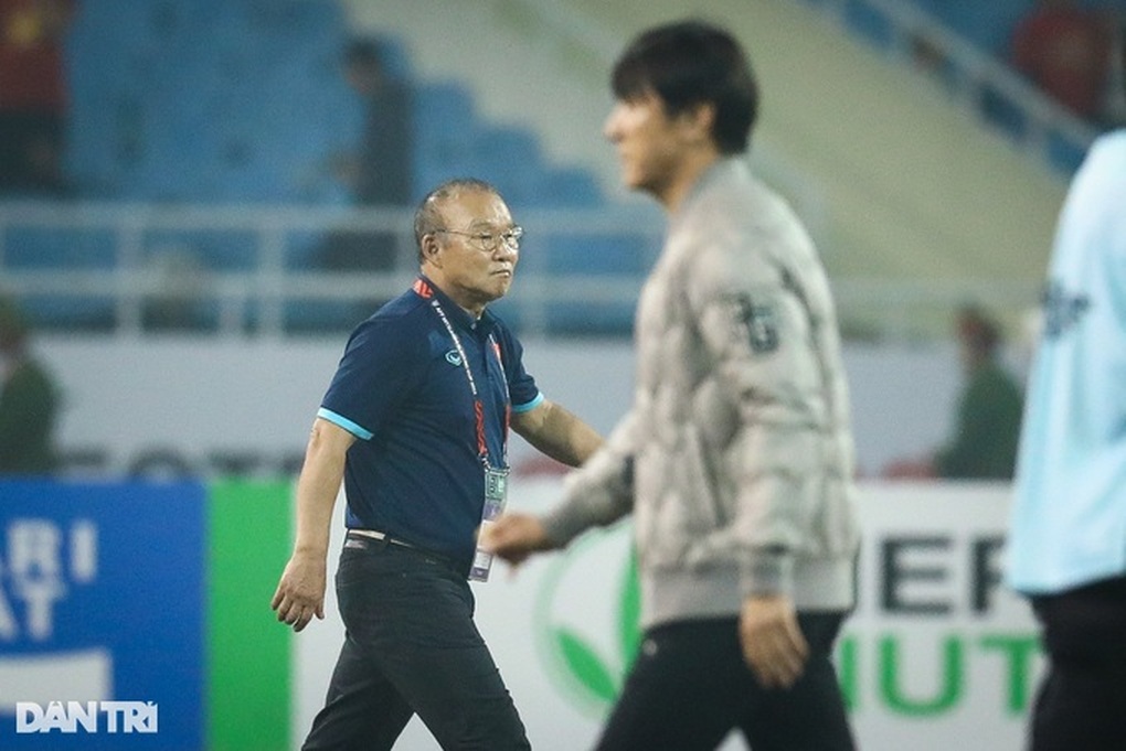 HLV Park Hang Seo và Shin Tae Yong hận thù như thế nào? - 1 HLV Park Hang Seo và Shin Tae Yong hận thù như thế nào? - 1