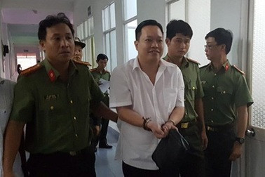 Truy tố 6 bị can sử dụng vốn sai mục đích gây thiệt hại hàng trăm tỷ cho Agribank