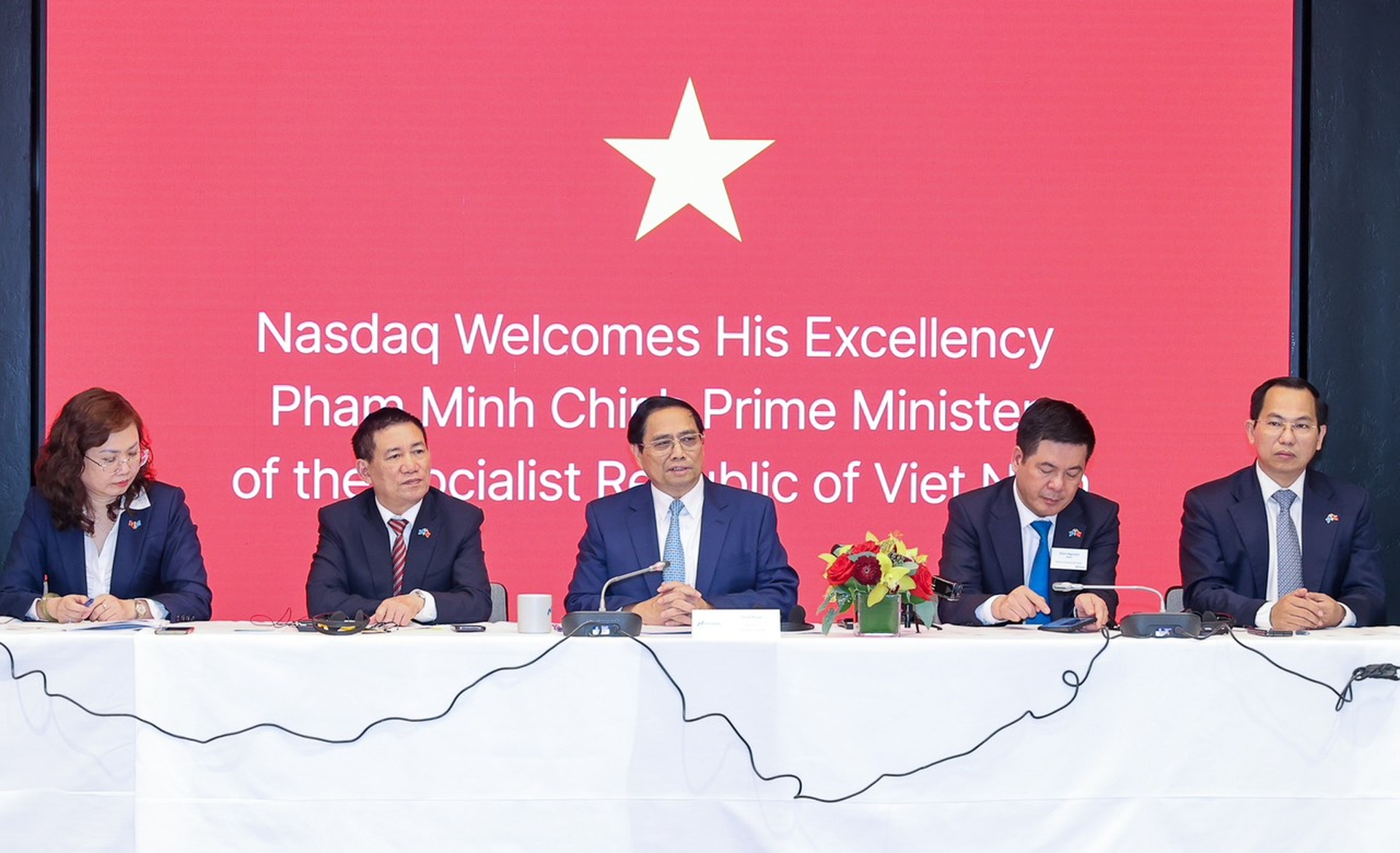 Thủ tướng rung chuông sàn chứng khoán NASDAQ - nơi Vinfast vừa niêm yết - 10 Thủ tướng rung chuông sàn chứng khoán NASDAQ - nơi Vinfast vừa niêm yết - 10