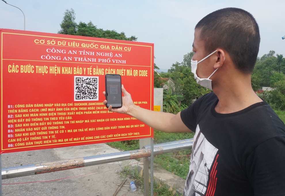 Lúng túng dân nghĩ không cần giấy đi đường, công an bảo phải có - 2 Lúng túng dân nghĩ không cần giấy đi đường, công an bảo phải có - 2