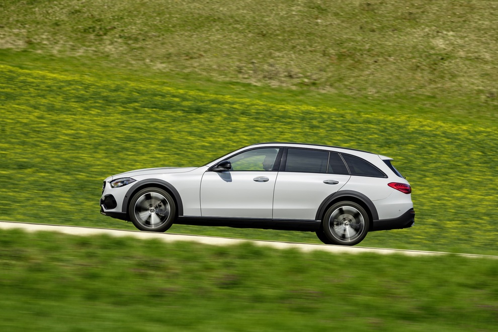 Mercedes-Benz C-Class có thêm phiên bản gầm cao All-Terrain - 20 Mercedes-Benz C-Class có thêm phiên bản gầm cao All-Terrain - 20