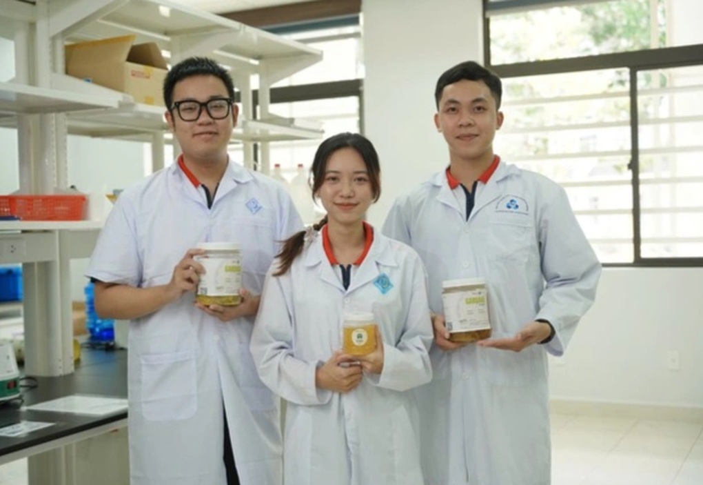 Nam sinh đạt điểm học tập 9.19/10, đưa rác đến đấu trường ASEAN - 2 Nam sinh đạt điểm học tập 9.19/10, đưa rác đến đấu trường ASEAN - 2