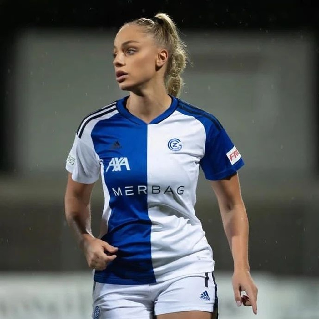 Cầu thủ nữ đẹp nhất thế giới mê mẩn C.Ronaldo - 3 Cầu thủ nữ đẹp nhất thế giới mê mẩn C.Ronaldo - 3