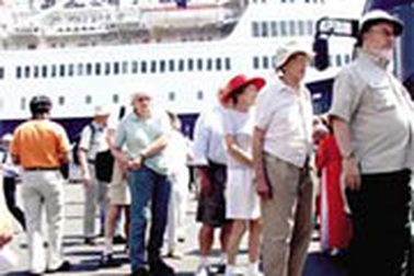 Ký hợp đồng du lịch tàu biển với Mỹ