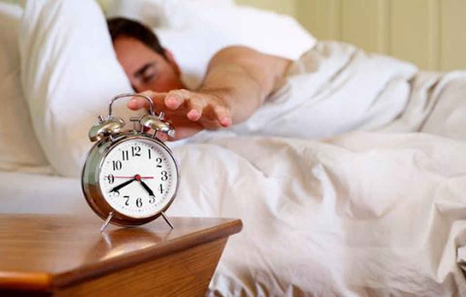 10 mẹo đơn giản giúp thức dậy sớm và bắt đầu ngày mới nhiều năng lượng - 1 10 mẹo đơn giản giúp thức dậy sớm và bắt đầu ngày mới nhiều năng lượng - 1