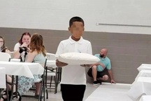 Bé trai 9 tuổi bị mẹ và người tình bạo hành đến chết ở Mỹ