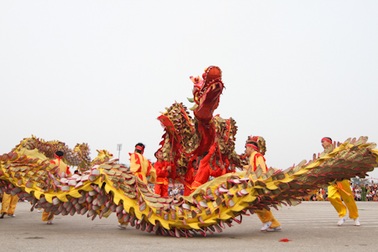 Múa rồng mừng giải phóng thủ đô  