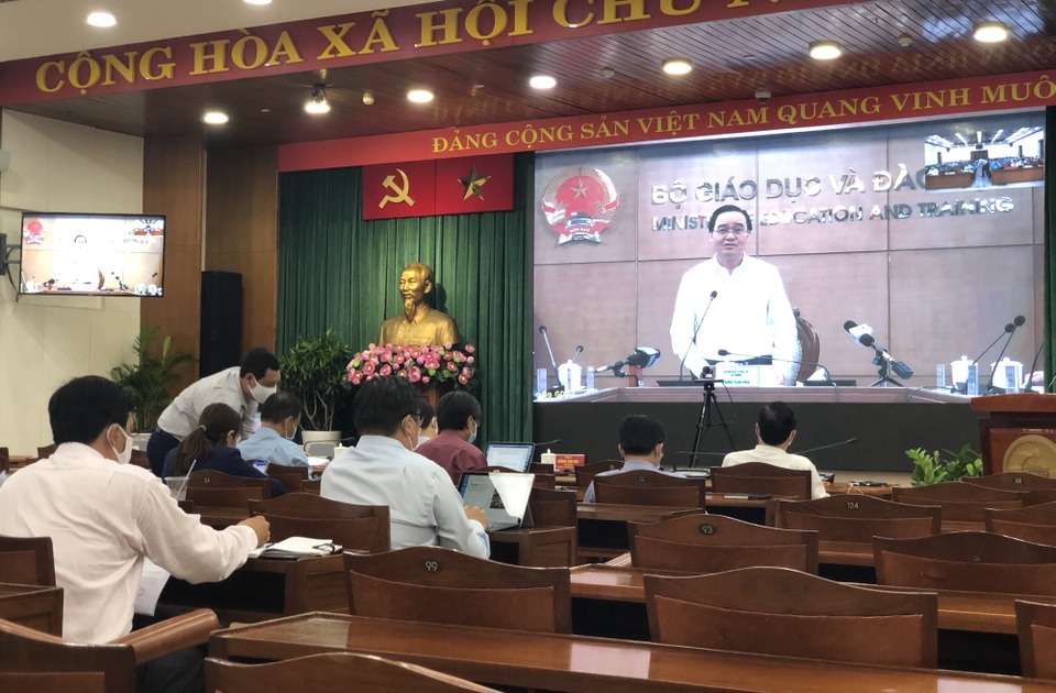 TPHCM kiến nghị điều chỉnh quy chế chấm thi đảm bảo giãn cách ngừa Covid-19 - 2 TPHCM kiến nghị điều chỉnh quy chế chấm thi đảm bảo giãn cách ngừa Covid-19 - 2