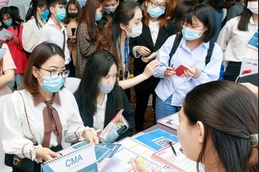 Mức lương, việc làm phụ thuộc vào ngoại ngữ và kỹ năng mềm của sinh viên