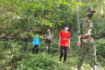 Chạy xe máy về vùng dịch ở Bắc Ninh đón người vượt biên sang Trung Quốc