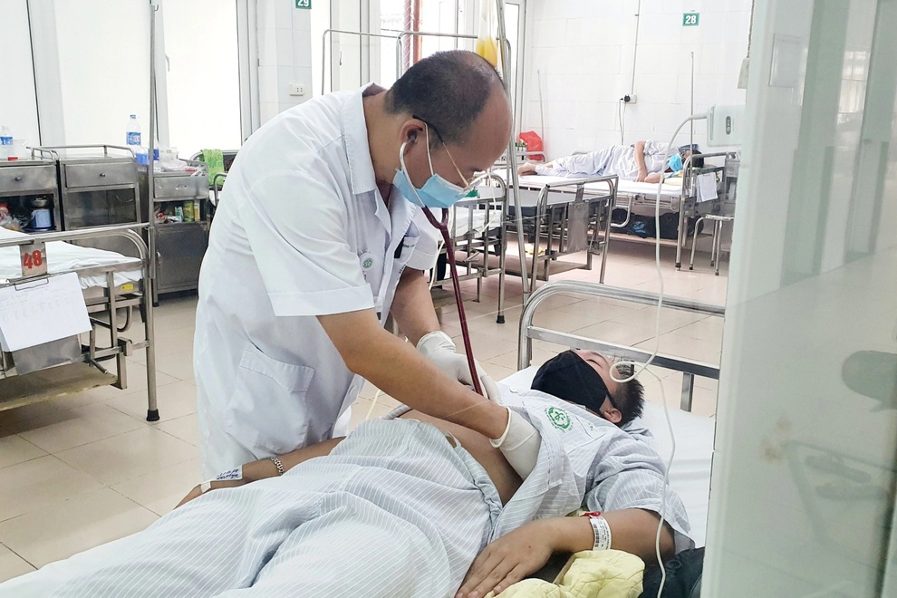 Sốt cao, đau người sau tiêm vắc xin Covid-19, hóa sốt xuất huyết - 1 Sốt cao, đau người sau tiêm vắc xin Covid-19, hóa sốt xuất huyết - 1