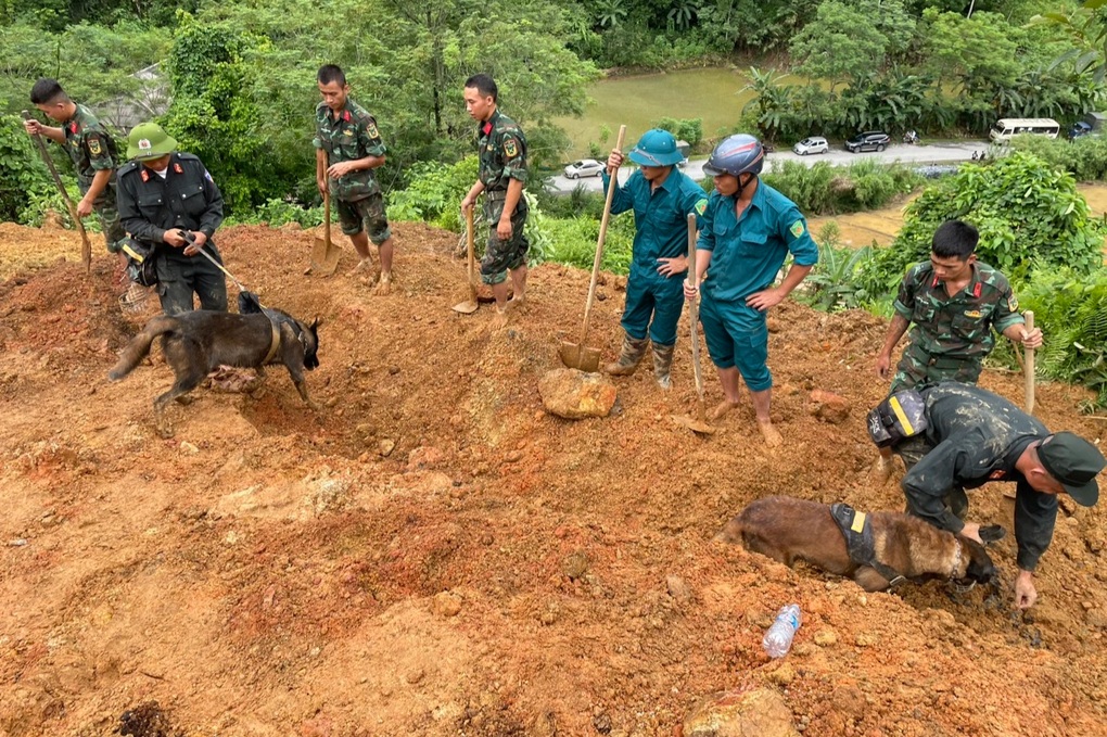 12 người chết trong vụ sạt lở ở Hà Giang, tiếp tục tìm kiếm các nạn nhân - 1 12 người chết trong vụ sạt lở ở Hà Giang, tiếp tục tìm kiếm các nạn nhân - 1
