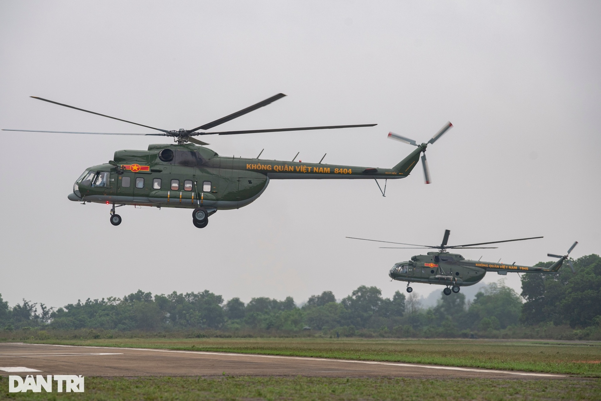 Hình ảnh 9 trực thăng diễn tập kỷ niệm 70 năm Chiến thắng Điện Biên Phủ - 11