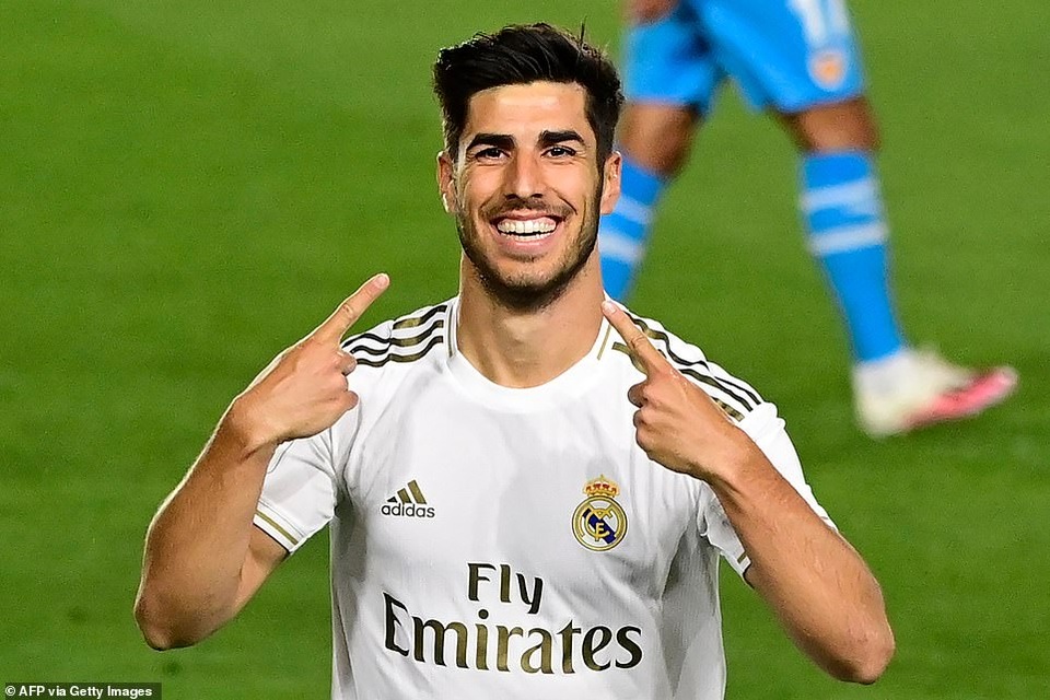 Thắng đậm Valencia, Real Madrid gây áp lực lên Barcelona - 10 Thắng đậm Valencia, Real Madrid gây áp lực lên Barcelona - 10