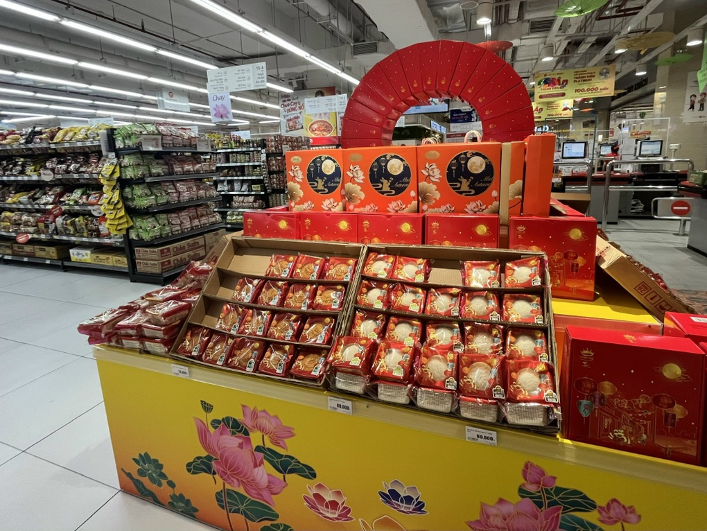 Cuộc chiến mùa trung thu: Ông lớn ôm vị trí đẹp, tung nhiều sản phẩm lạ - 2 Cuộc chiến mùa trung thu: Ông lớn ôm vị trí đẹp, tung nhiều sản phẩm lạ - 2