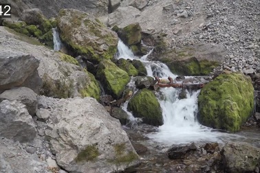 Dòng suối lạ cứ 15 phút lại ngừng chảy một lần