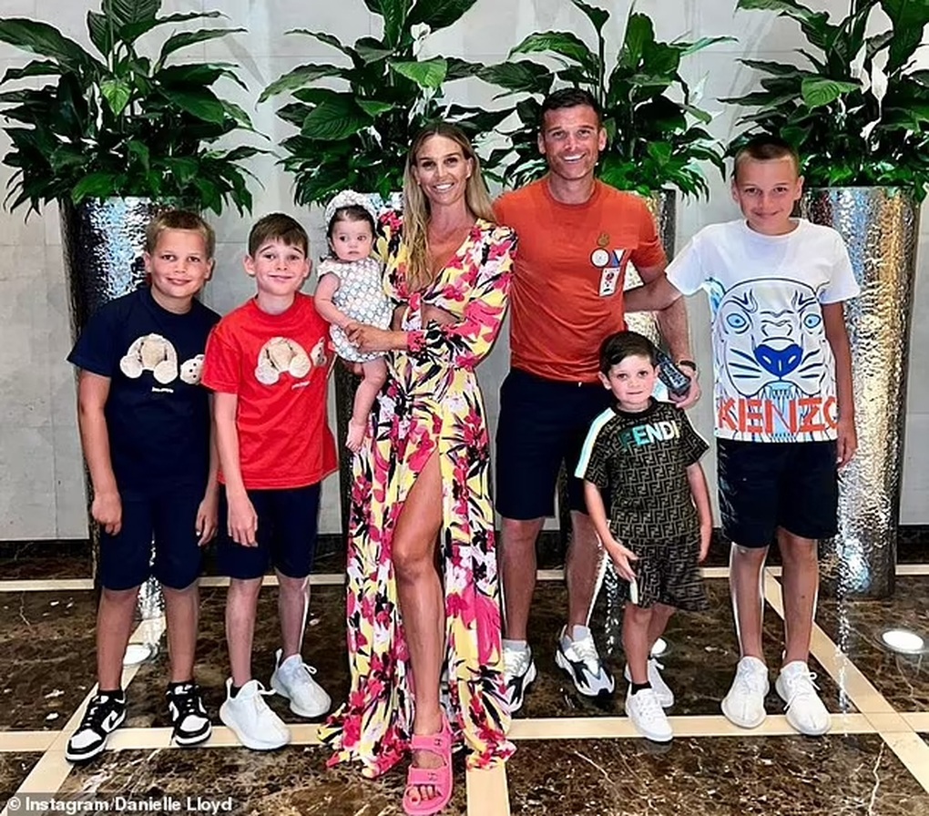 Hoa hậu Anh Danielle Lloyd muốn sinh đứa con thứ 6 - 2