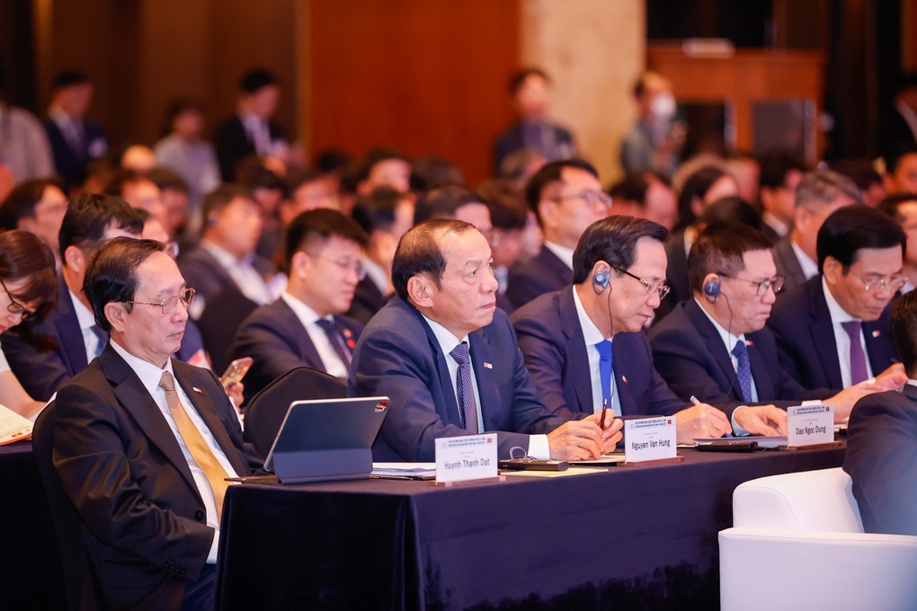 Thủ tướng thúc đẩy những chân trời hợp tác mới với doanh nghiệp Hàn Quốc - 4 Thủ tướng thúc đẩy những chân trời hợp tác mới với doanh nghiệp Hàn Quốc - 4