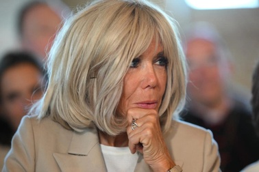 Pháp xét xử 10 người vì bình luận khiếm nhã về Đệ nhất phu nhân