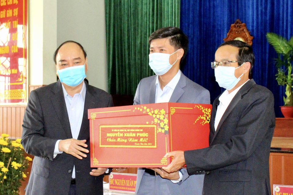 Thủ tướng thăm và tặng quà Tết gia đình chính sách, hộ nghèo tại Quảng Nam - 3 Thủ tướng thăm và tặng quà Tết gia đình chính sách, hộ nghèo tại Quảng Nam - 3