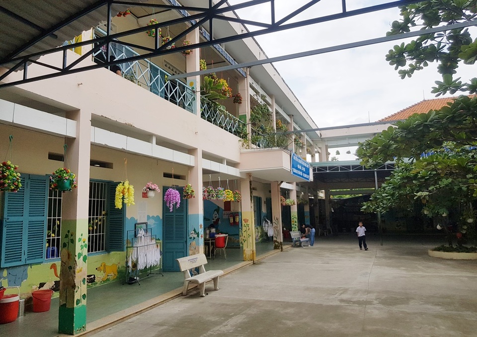 Học sinh tăng “nóng” từ các khu đô thị, chung cư... khiến trường học quá tải - 2